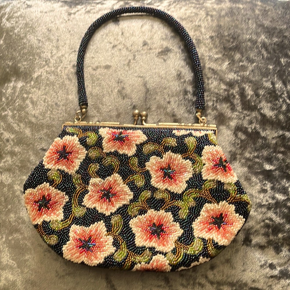 Vintage Beaded Floral Hand Bag